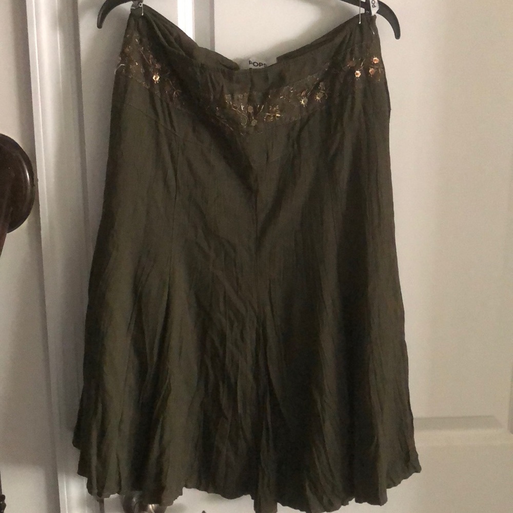 Pleated skirt